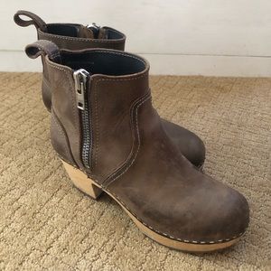 Swedish Hasbeens Zip It Emy Clog Boots